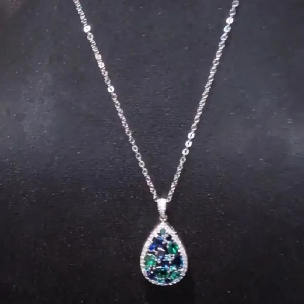 Elegant Silvery Pave Dazzling Green/blue Sapphire Pendant Teardrop Necklace 18